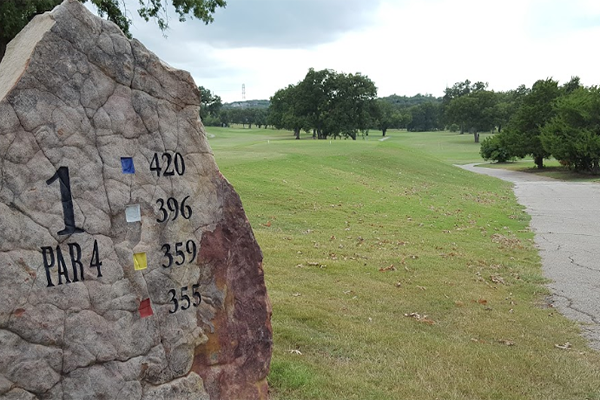 Hole-in-One Adventures: Tee Off at Arlington’s Premier Golf Courses