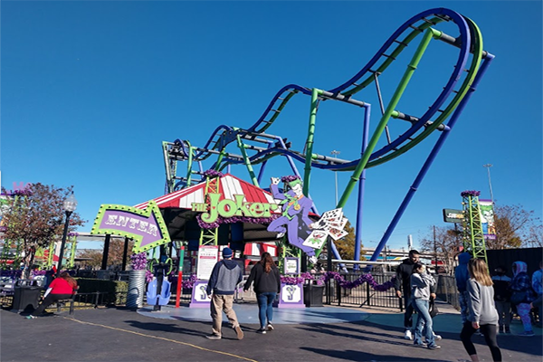 The Roller Coaster of Fun: Amusement Parks of Arlington, Texas