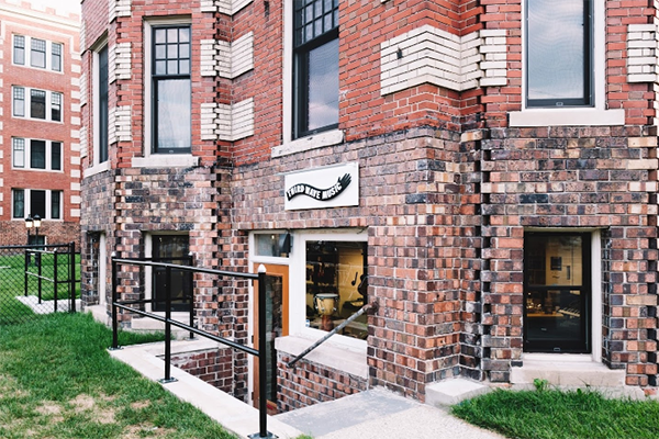 Strumming the Soul of the Motor City: A Tour of Detroit’s Iconic Guitar Stores